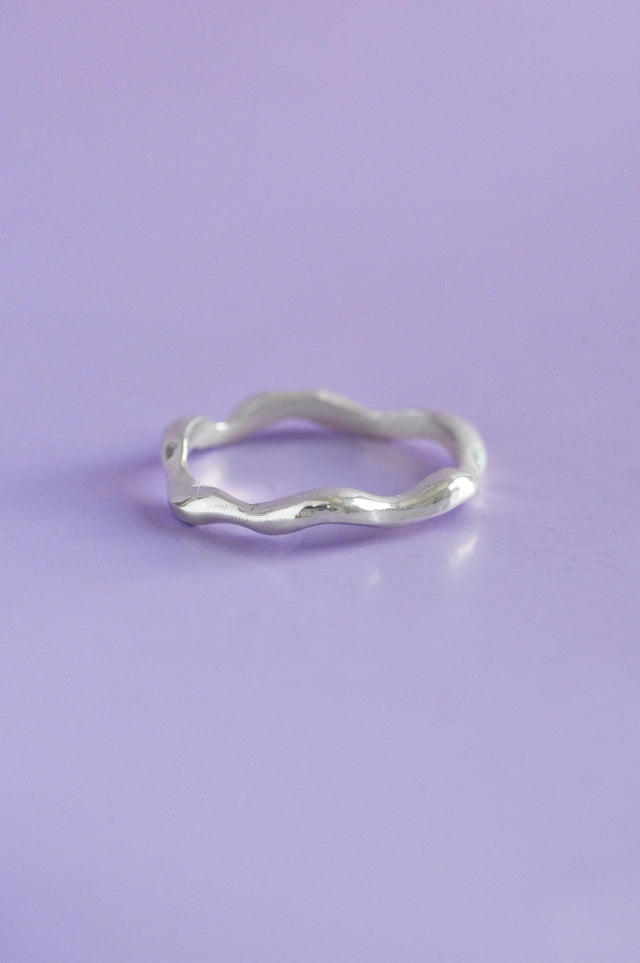 Liquid petite Silver band