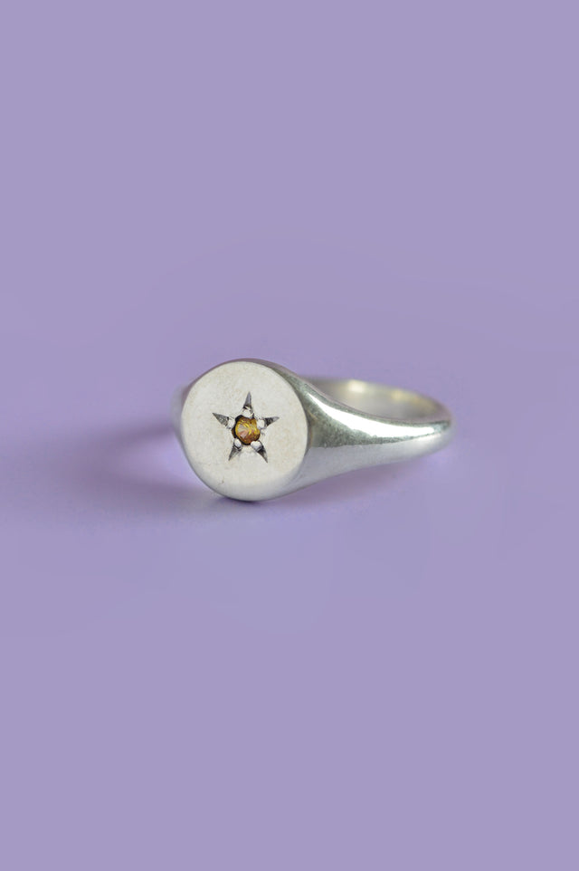 Sol Yellow Sapphire Signet
